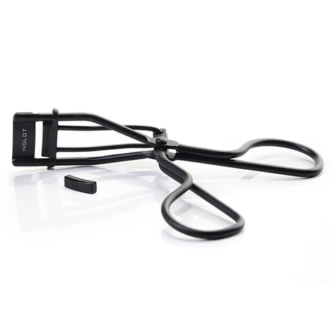 Inglot Cosmetics Inglot Eyelash Curler Black Mini 1 Inglot Cosmetics Inglot Eyelash Curler Black Mini